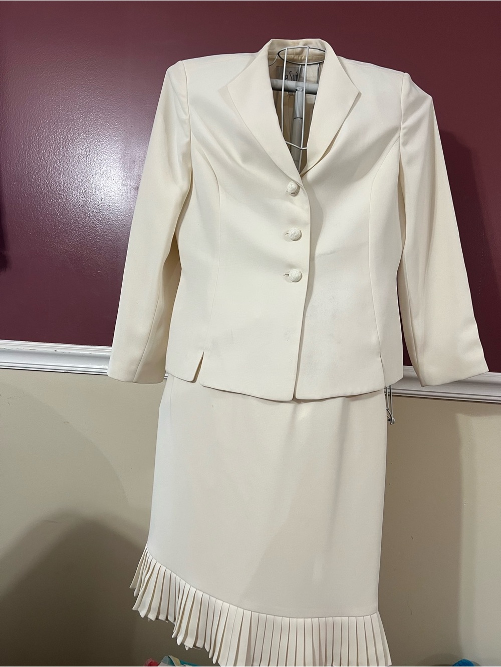Le Suit Cream Two-Piece Skirt Set with Pleated Hem